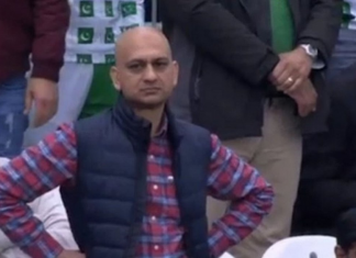 Bine ați venit, rău ați nimerit în 2020! Britanicii dau foc antenelor 5G crezând că acestea sunt responsabile pentru apariția COVID-19