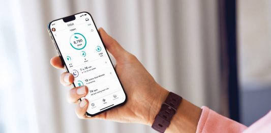 Fitbit vrea să detecteze COVID-19 chiar înaintea simptomelor cu ajutorul algoritmilor