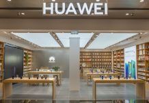 Donald Trump extinde restricțiile împotriva Huawei cu încă un an