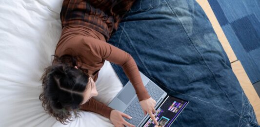 Surface Laptop Go 2, disponibil în România din 7 iunie