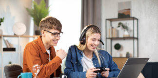 Acer lansează primul său Chromebook de gaming, Acer Chromebook 516 GE