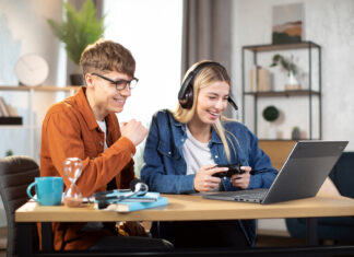 Acer lansează primul său Chromebook de gaming, Acer Chromebook 516 GE