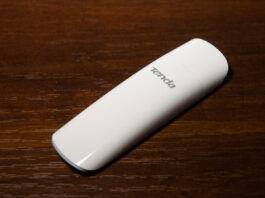 Mic, elegant și puternic: adaptorul de rețea Wi-Fi 6 dual-band AX1800 Tenda U18