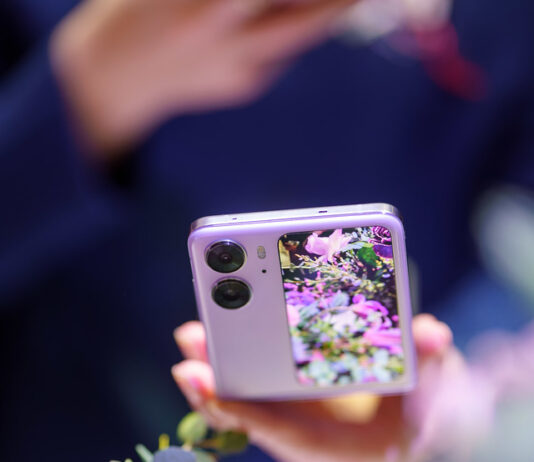 Primul pliabil OPPO, Find N2 Flip, este disponibil oficial în România