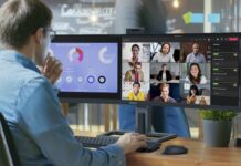 Philips lansează monitorul cu ecran SuperWide de 44 inci și cameră web de 5MP cu noise canceling