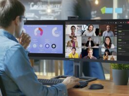 Philips lansează monitorul cu ecran SuperWide de 44 inci și cameră web de 5MP cu noise canceling