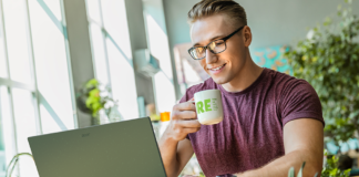 Acer extinde linia ecologică Vero cu puternicul laptop Aspire Vero și proiectorul Acer Vero