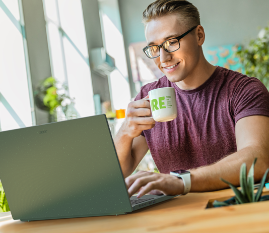 Acer extinde linia ecologică Vero cu puternicul laptop Aspire Vero și proiectorul Acer Vero