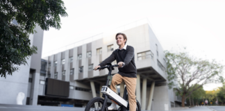 Acer intră pe piața E-bike cu „ebii”, un dispozitiv bazat pe inteligență artificială, conceput pentru transportul urban