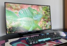 O privire detaliată asupra monitorului Philips 27B1U7903: Quantum Dot și Mini LED în lumina reflectoarelor