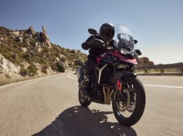 Descoperiți noua generație a motocicletelor de aventură: Triumph Motorcycles lansează în România noile modele Tiger 900 pentru 2024