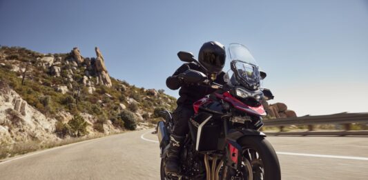 Descoperiți noua generație a motocicletelor de aventură: Triumph Motorcycles lansează în România noile modele Tiger 900 pentru 2024