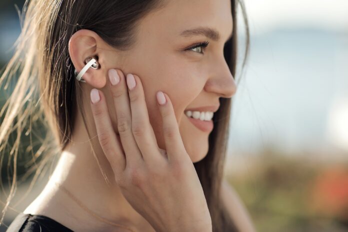 TCL CrystalClip (1)