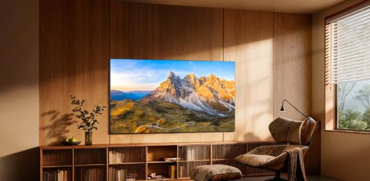 TCL prezintă portofoliul premium de televizoare Mini LED